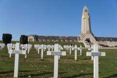 Friedhof-der-gefallenen-Soldaten-in-Verdun