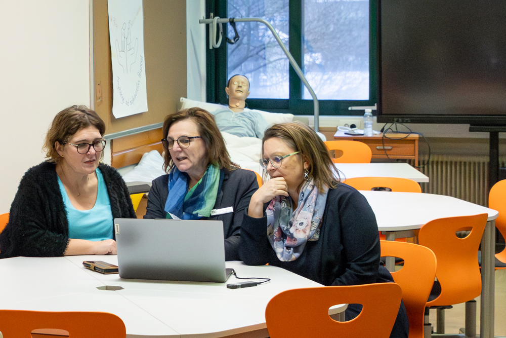 008_SZE_Info_Tag_2025_26