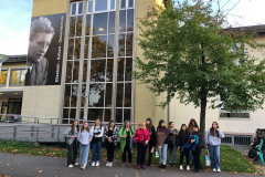 002_Vor_der_Gastschule