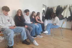 26_2a-dialog-im-dunkeln-und-blacklite-arena_03