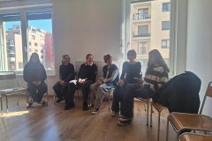 26_2a-dialog-im-dunkeln-und-blacklite-arena_04